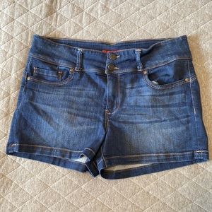 New condition guess jean shorts